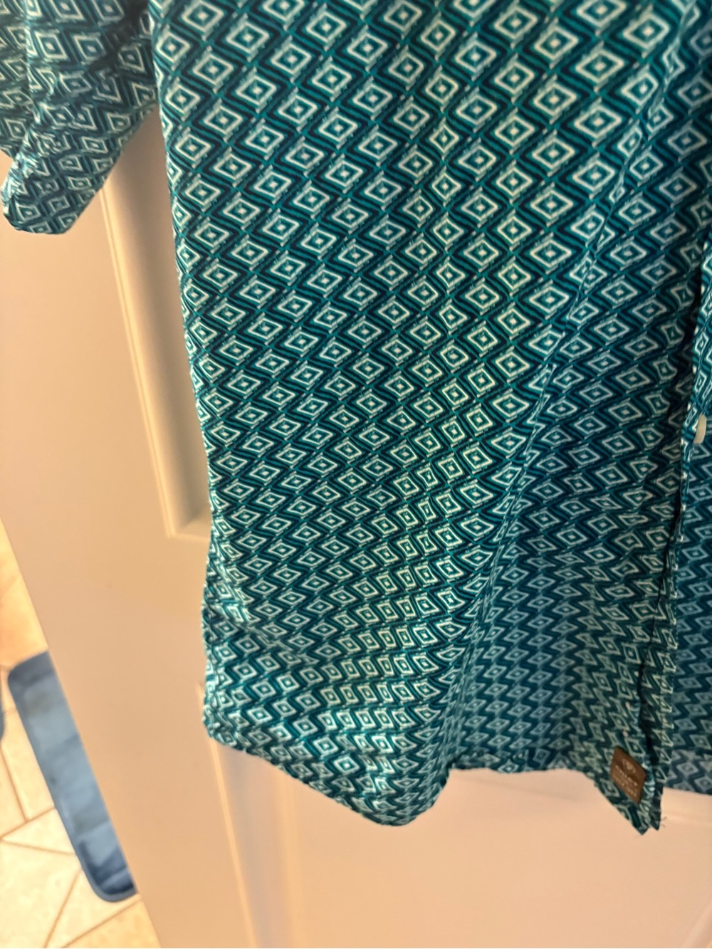 Ariat Geometric Short-Sleeve Button-Down Shirt - Picture 5 of 16